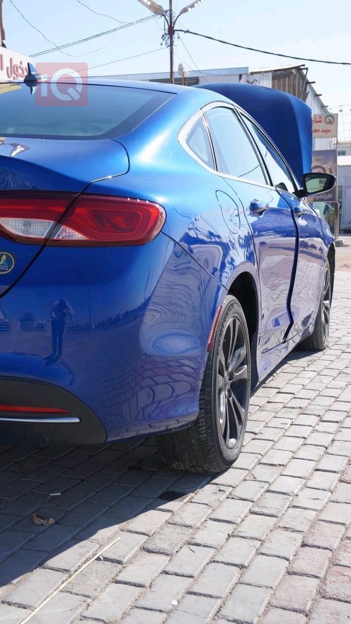 Chrysler 200